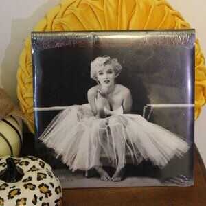 2001 "For the Love of Marilyn" Marilyn Monroe SEALED Calendar